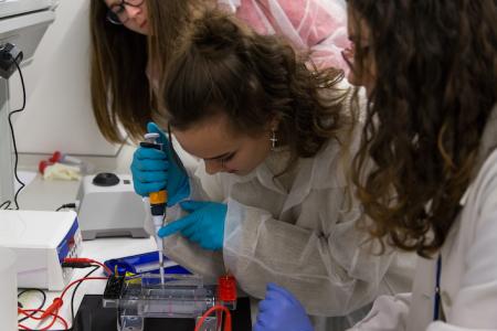 participante realizando una prueba