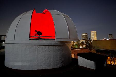 Observatorio Colina de los Chopos en operación nocturna