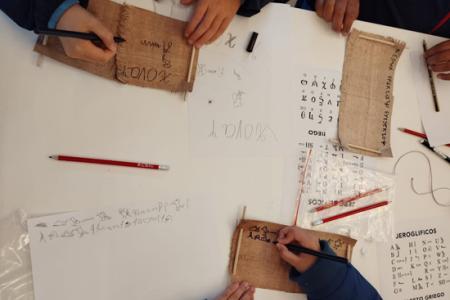 El mundo de los papiros: un viaje a través de la escritura